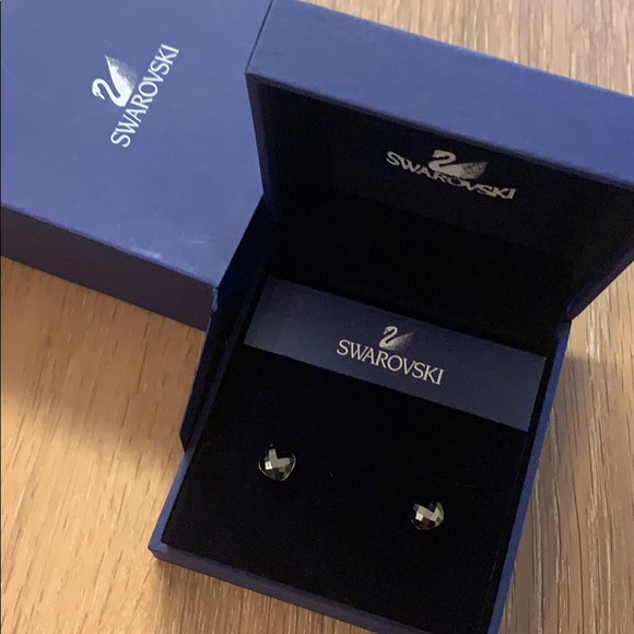 •SWAROVSKI• black rhinestone studs - Picture 3 of 3